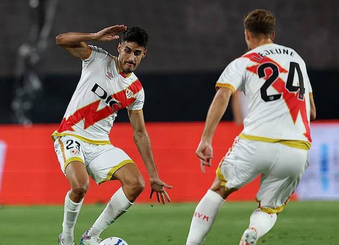 爱游戏APP包含比利亚雷亚尔迎CBA常规赛关键赛，清晨复出首秀，话题不断，年轻球员得到机会的词条